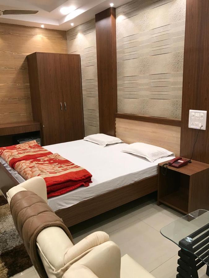 Hotel Natraj Bulandshahr Exteriér fotografie